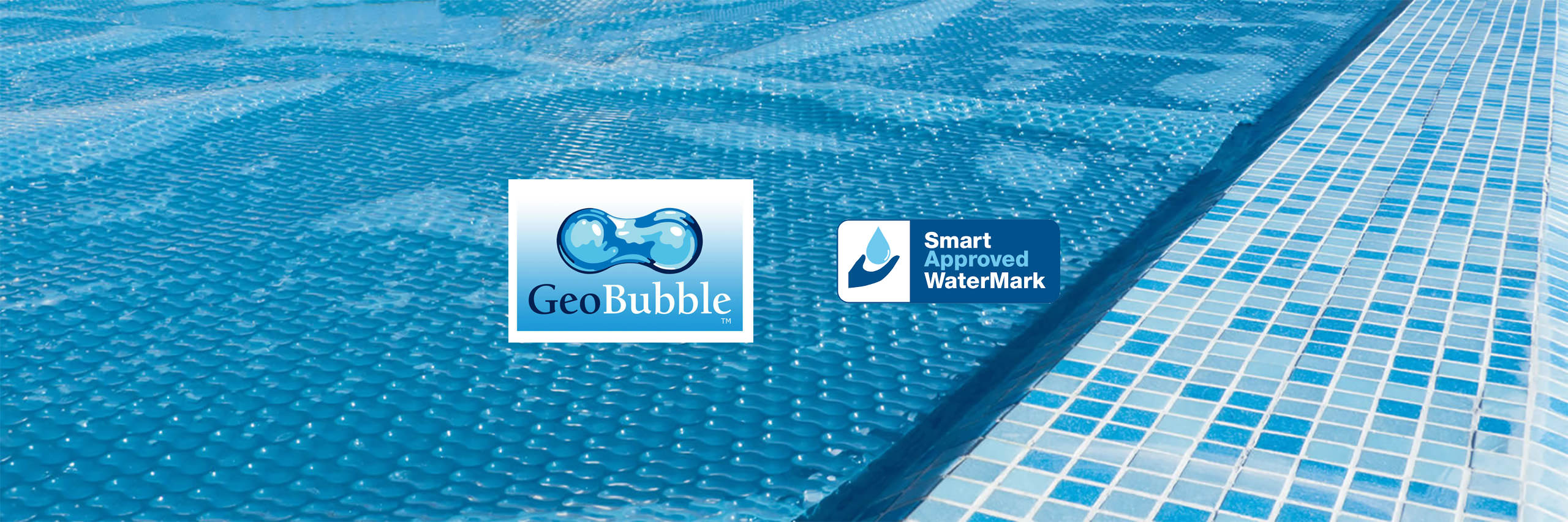 GeoBubble pool cover in use on a swimming pool with a 'Smart Approved' watermark.